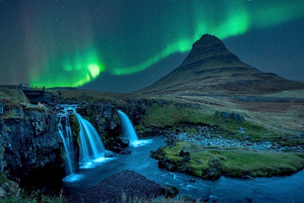 Northern Lights in Iceland_ Best Places, Time & Tours mobile